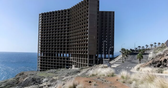 Tragischer Unfall: Kind stirbt nach Sturz von Hotel-Ruine auf Teneriffa