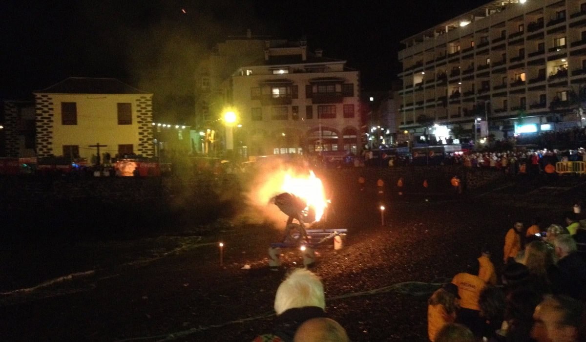 Beerdigung der Sardine Teneriffa Hafen Puerto de la Cruz