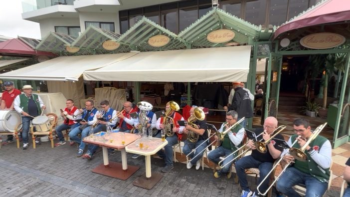 Café de Paris Puerto de la Cruz Teneriffa Musiker