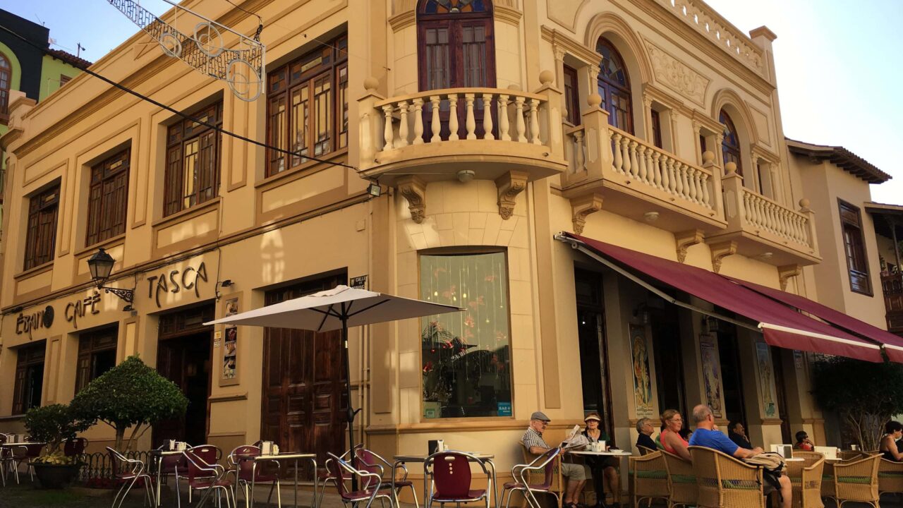 Das Café Ebano am Kirchplatz in Puerto de la Cruz