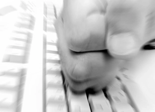 Fake News & Cyberangriffe: Davor hat Spanien die größte Angst