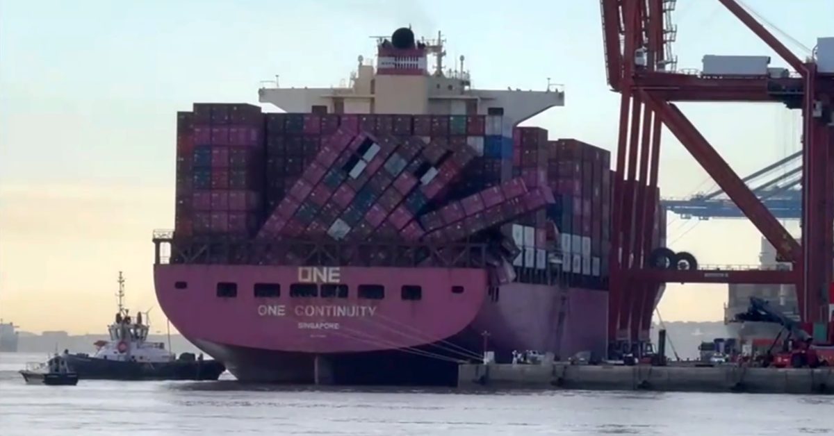 Kanaren: Riesenwelle kippt Container von Frachter ins Meer