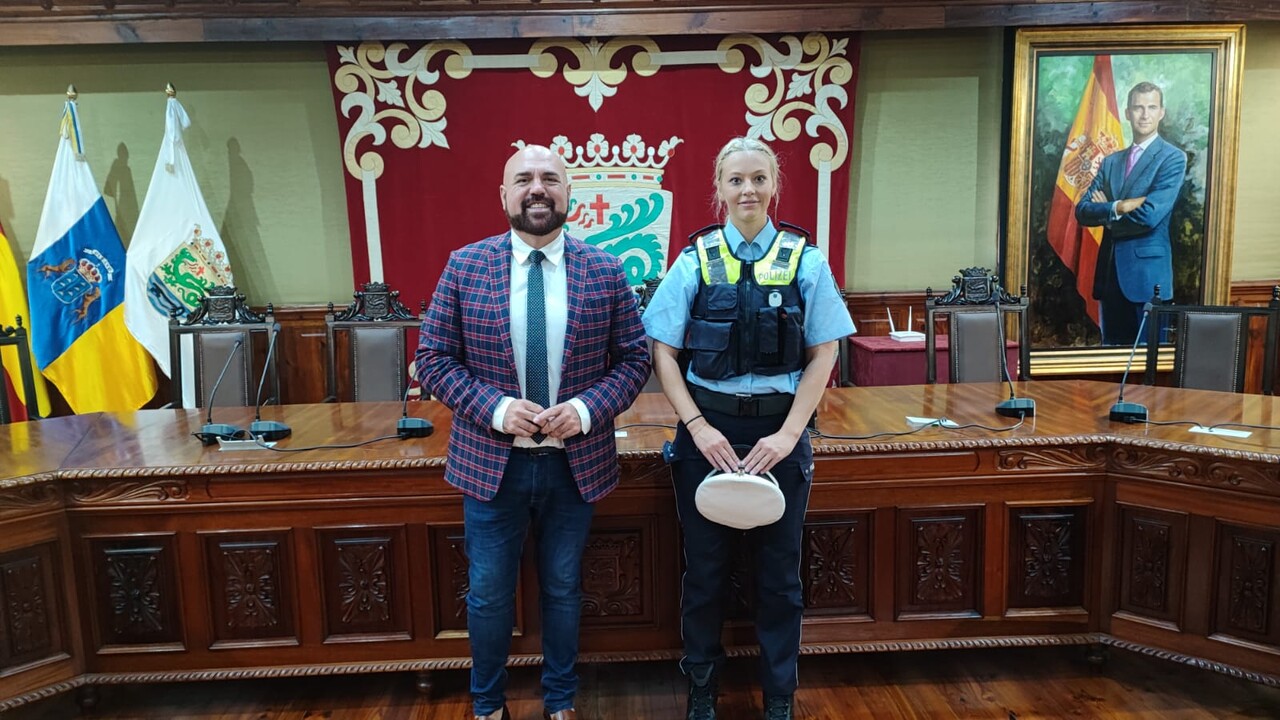 Deutsche Polizistin verstärkt Nationalpolizei von Puerto de la Cruz