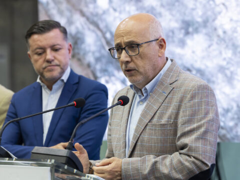 Archivfoto des Präsidenten des Inselrats von Gran Canaria, Antonio Morales (r.), zusammen mit seinem Berater für Präsidialangelegenheiten