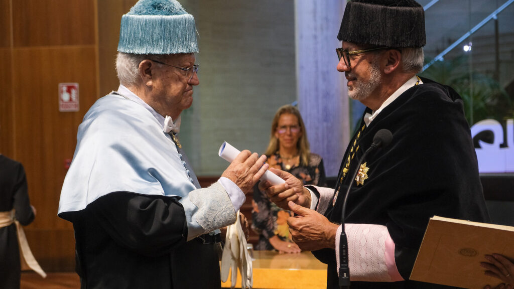 Der Rektor der Universität von Las Palmas de Gran Canaria, Lluis Serra (links)