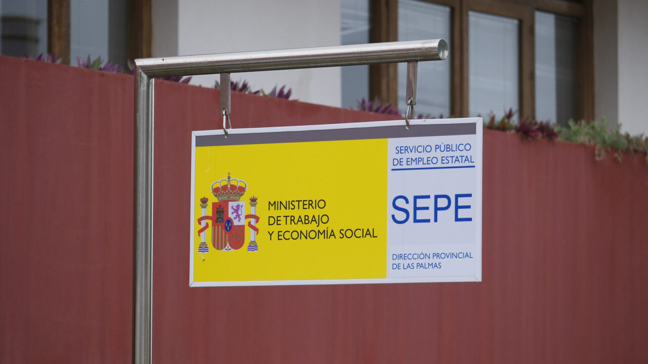 Auf dem Bild ist ein Arbeitsamt in Las Palmas de Gran Canaria zu sehen