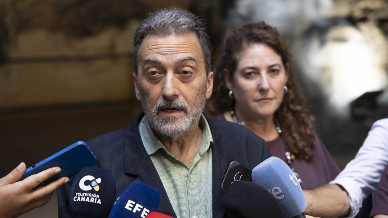 Mauricio Valiente, chief executive of CEAR, is speaking to the media this Thursday following a meeting with the President of the Canary Islands in