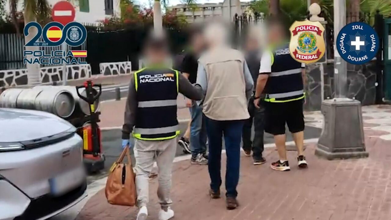 Von der Nationalpolizei zur Verfügung gestelltes Bild einer der Festnahmen auf Gran Canaria