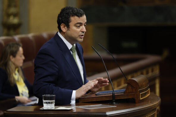 Vox setzt Alberto Rodríguez erneut auf Platz eins in Las Palmas
