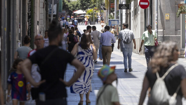 Bürgern auf einer Straße in Santa Cruz de Tenerife