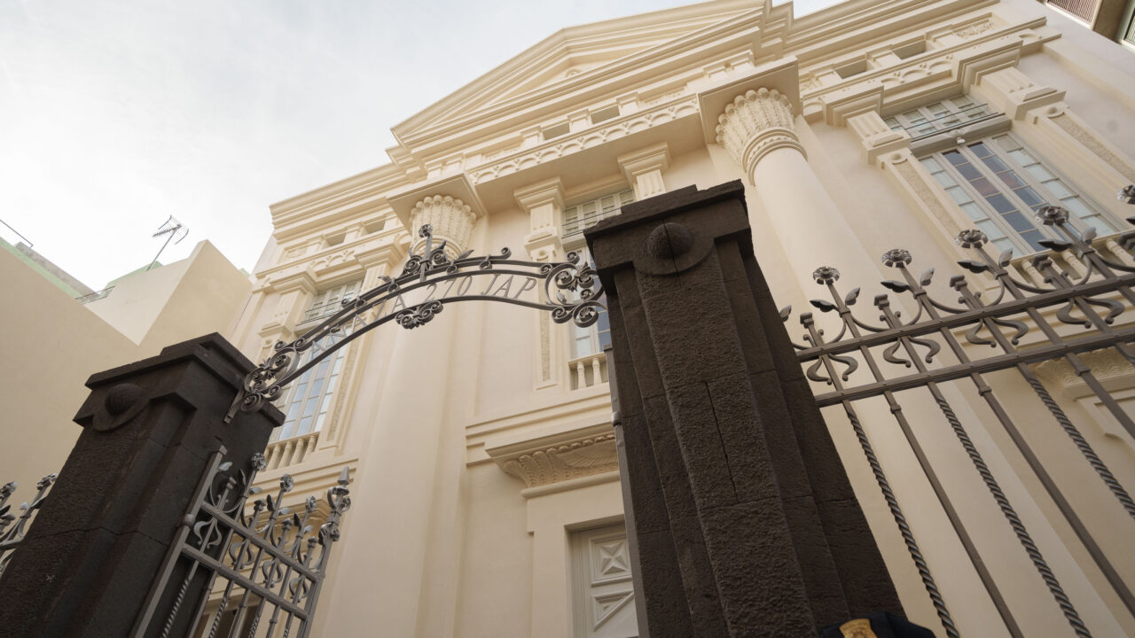 Archivfoto der Hauptfassade des Freimaurertempels in Santa Cruz de Tenerife