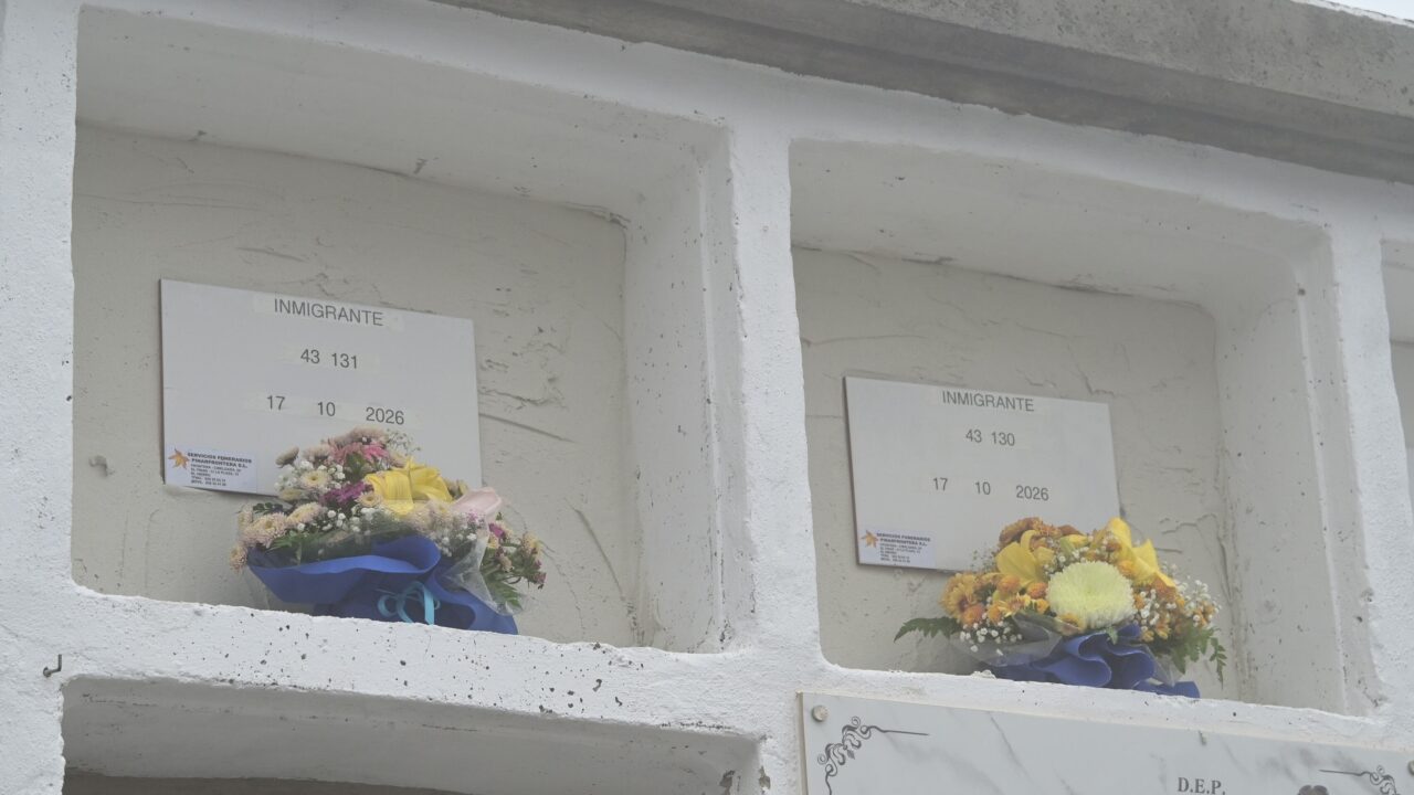 Nichos donde reposan los restos de los ocupantes números 130 y 131 del cayuco del 17 de octubre