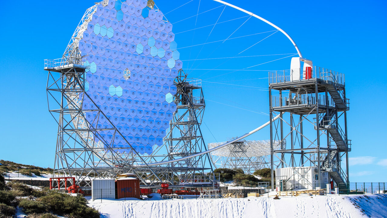 Alguna de las infraestructuras ubicadas en el Roque de los Muchachos, en la isla de La Palma