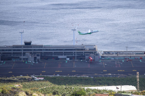 Canary Islands seek state backing for Green Islands flight service