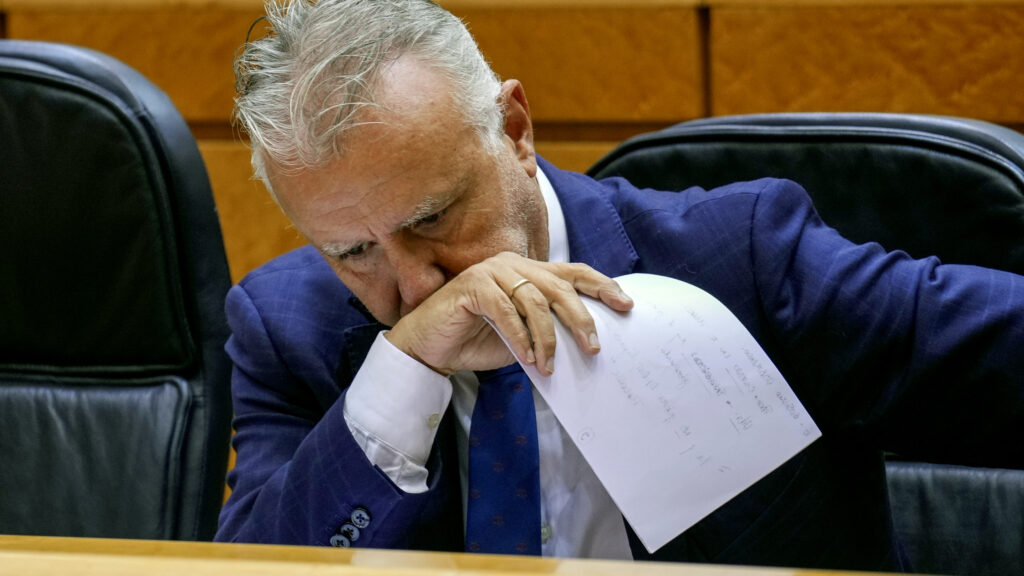 Archivfoto des Ministers für Territorialpolitik, Ángel Víctor Torres, während einer Fragestunde im Senat