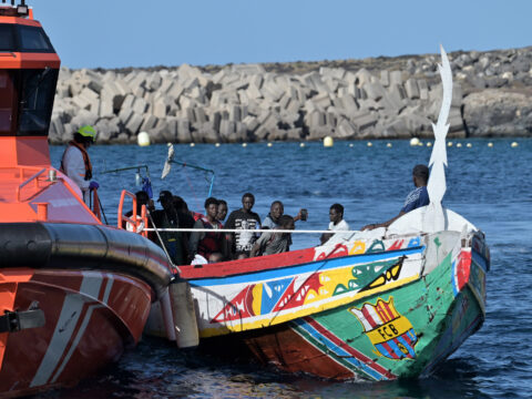Ein Schiff der Seenotrettung hat ein Cayuco mit 41 Personen an Bord bis zum Hafen von La Restinga begleitet
