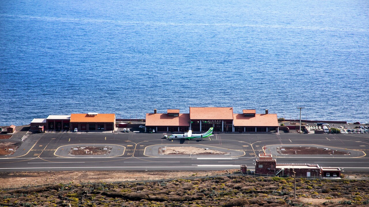 El Hierro: Fortschritte bei Sozialdiensten und am Flughafen