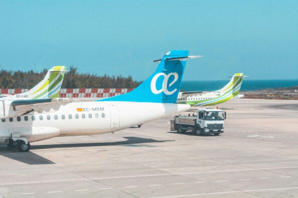 Loch im Boden: Mann kommt am Flughafen Gran Canaria ums Leben