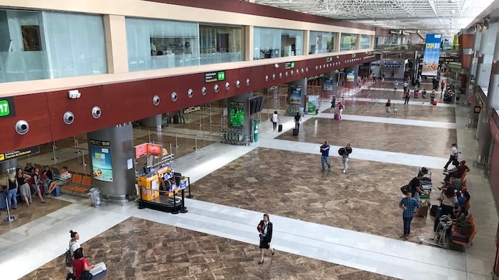 Flughafen Teneriffa: Schmuggler mit 242.000 Zigaretten erwischt