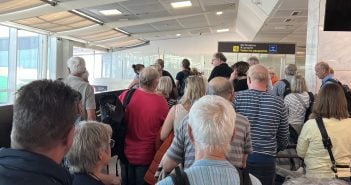 Flughafen Teneriffa-Süd warten