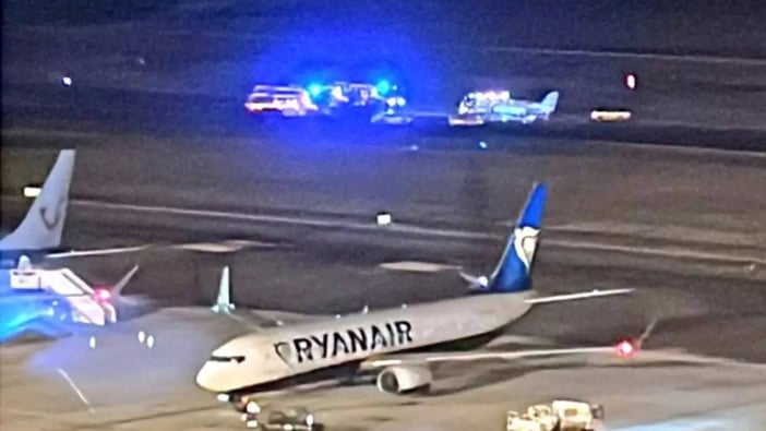 Flugzeug blockiert Flughafen Teneriffa-Süd