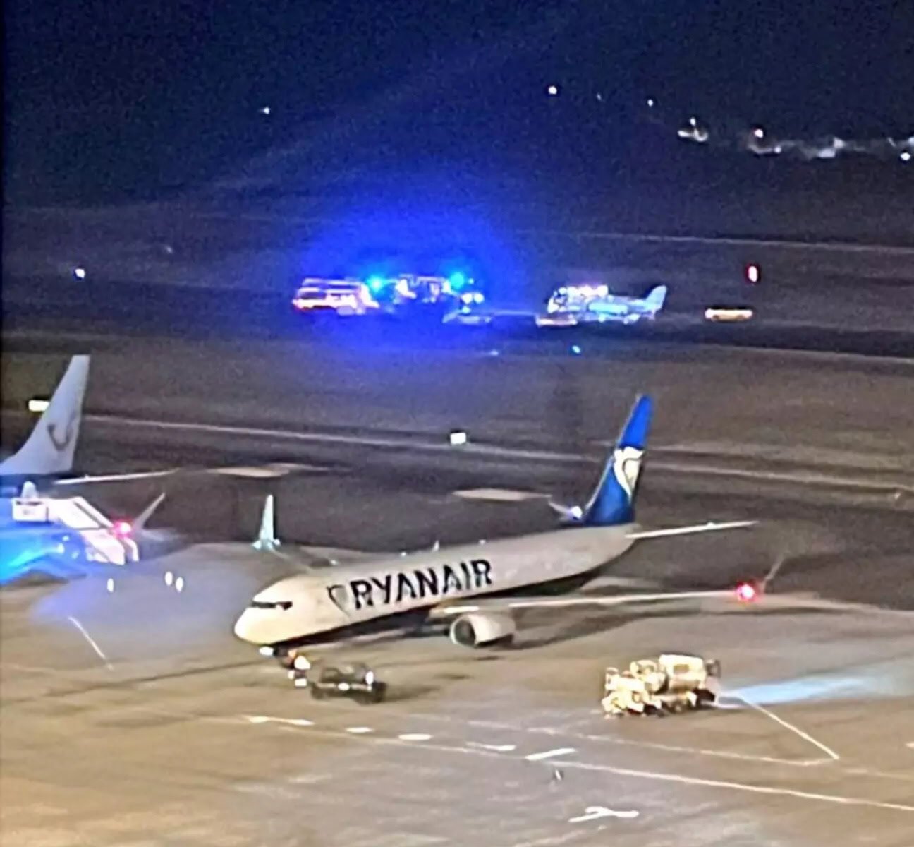 Flugzeug blockiert Flughafen Teneriffa-Süd