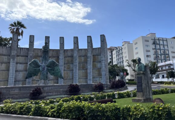 Podemos verklagt Santa Cruz wegen Franco-Denkmal auf Teneriffa