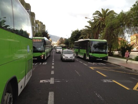 Mit dem Bus günstig auf Teneriffa unterwegs