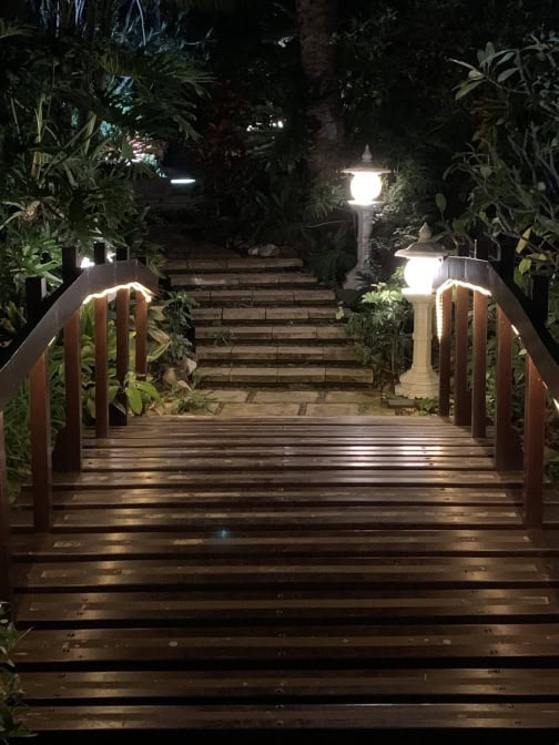 Hotel Botanico Teneriffa Garten Nacht Brücke