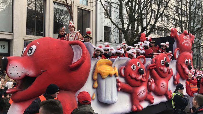 Karneval Düsseldorf Rosenmontagszug Kinderprinzenpaar Düsseldorf