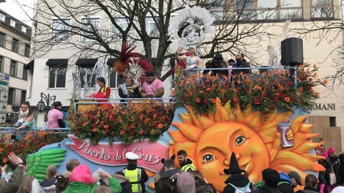 Karneval Düsseldorf Rosenmontagszug Teneriffa Puerto