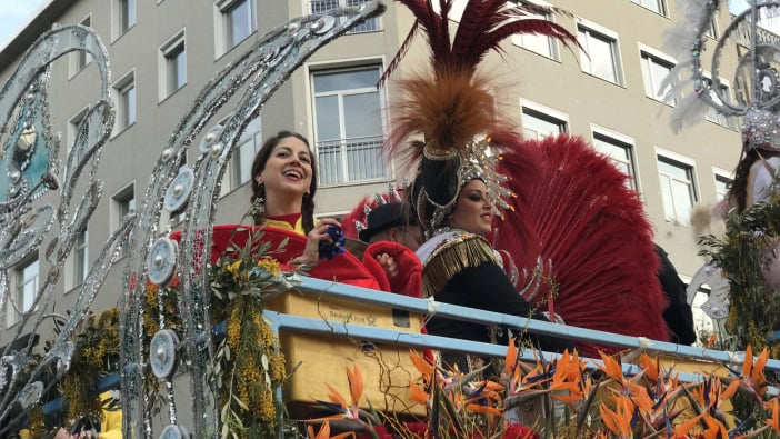Karneval Düsseldorf Rosenmontagszug Teneriffa Puerto Reina Gefolge