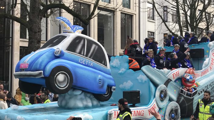 Karneval Düsseldorf Rosenmontagszug Isetta