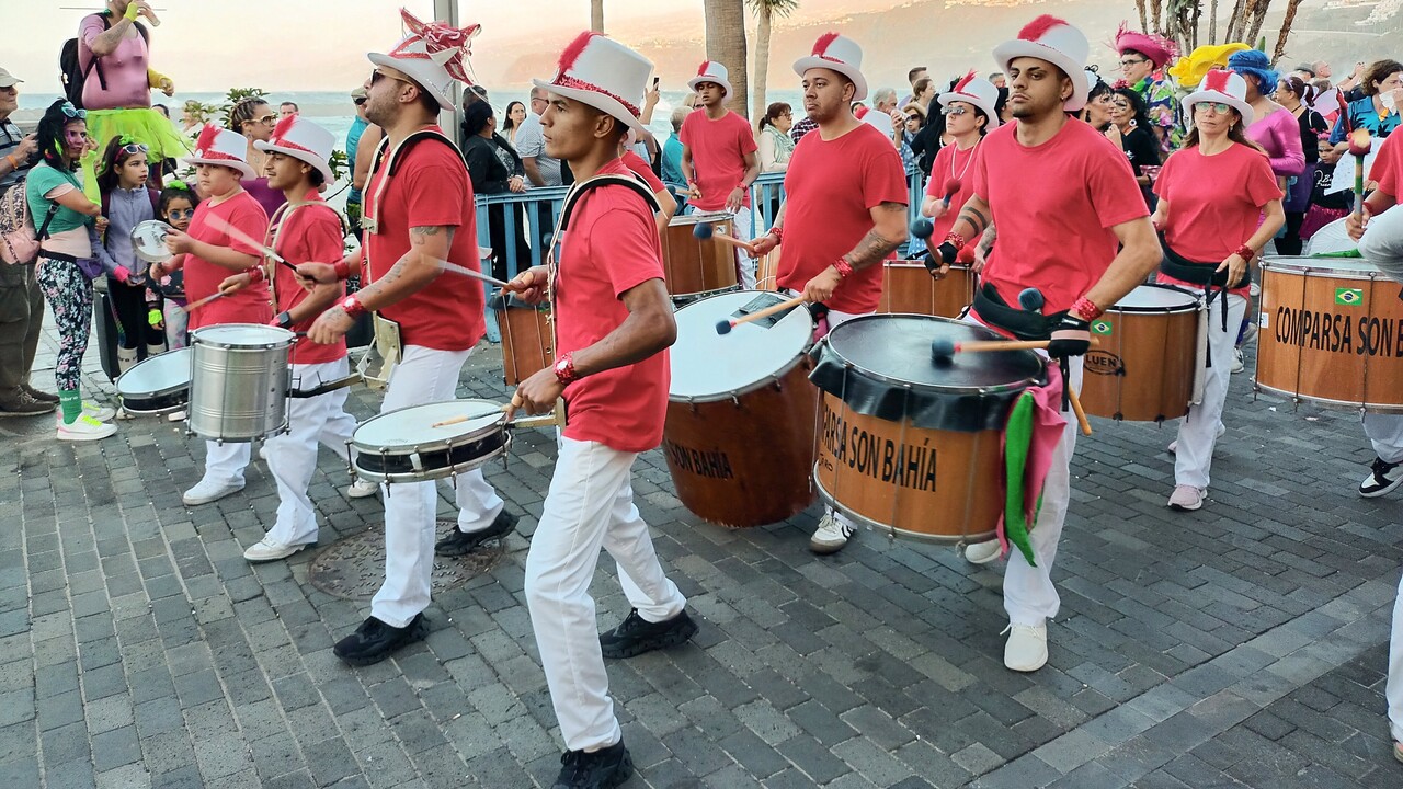 Sommer-Karneval auf Teneriffa – Termine, Programm & alle Infos