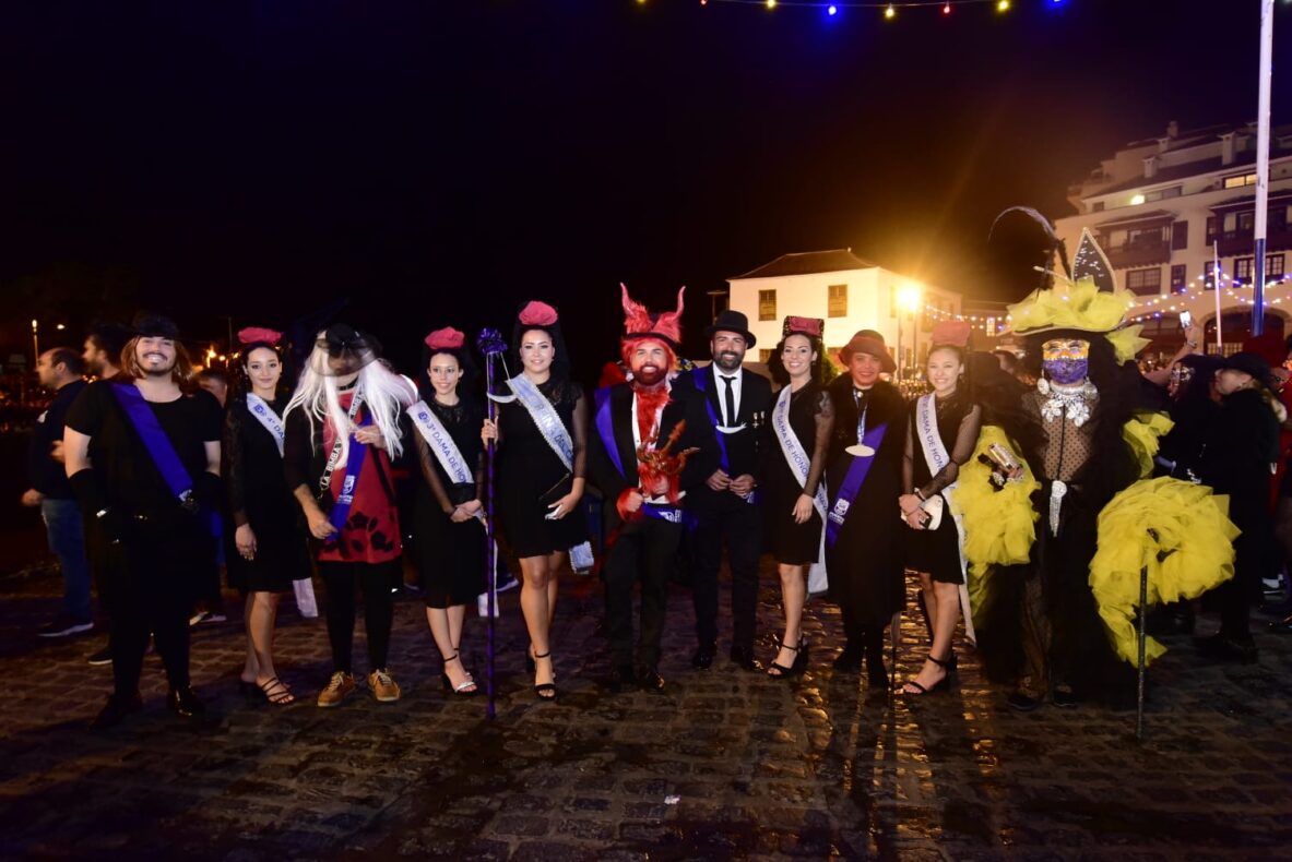 Karneval Puerto de la Cruz Teneriffa Beerdigung der Sardine Bürgermeister