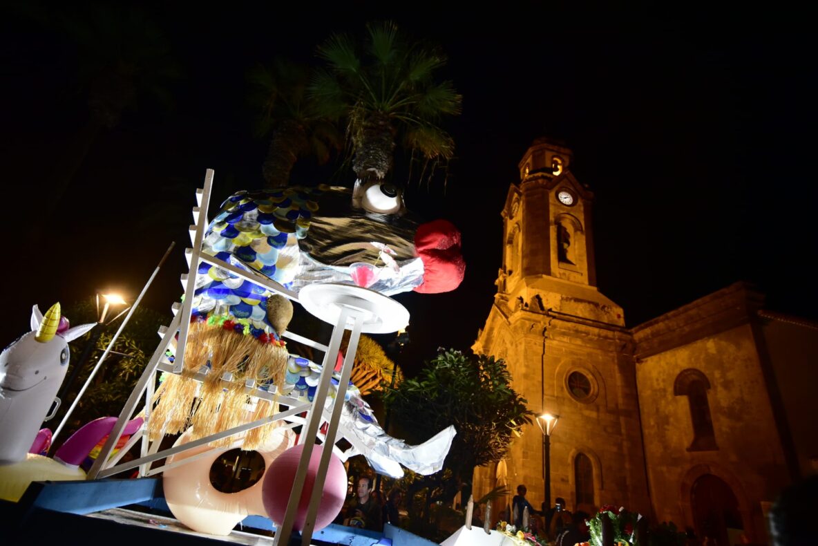 Karneval Puerto de la Cruz Teneriffa Beerdigung der Sardine Corso