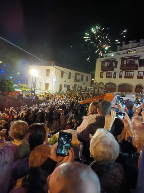Karneval Puerto de la Cruz Teneriffa Beerdigung der Sardine Feuerwerk