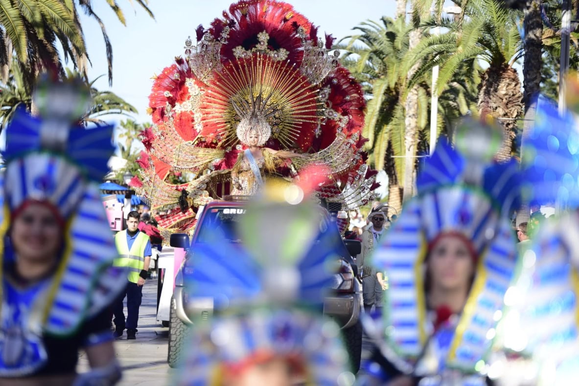 Karneval Puerto de la Cruz Teneriffa Reina Umzug Corso
