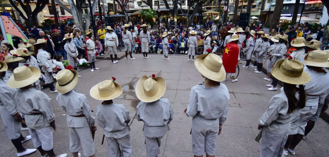Karneval Puerto de la Cruz Teneriffa Straßenkarneval Plaza