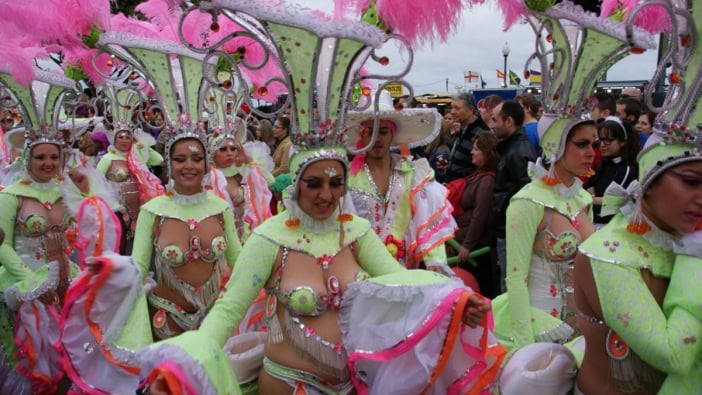 Karneval Kanaren Symbolfoto Platzhalter Tänzerinnen