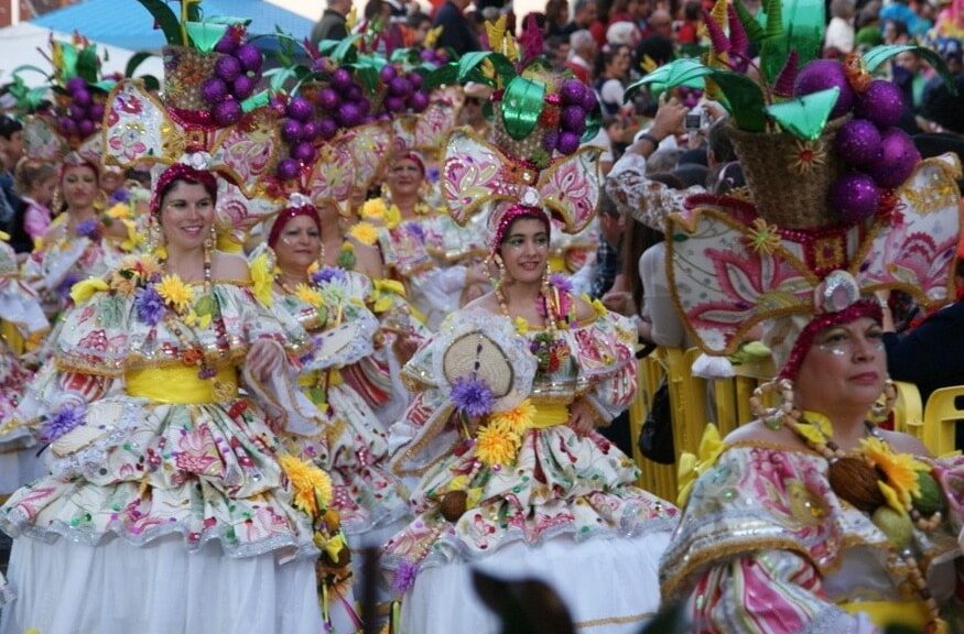 Düsseldorfer Rosenmontagszug: Teneriffa-Delegation im Pech