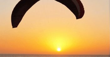 Lieblingsorte Kanaren La Caleta Teneriffa Paraglider Sonnenuntergang Peter Paschold
