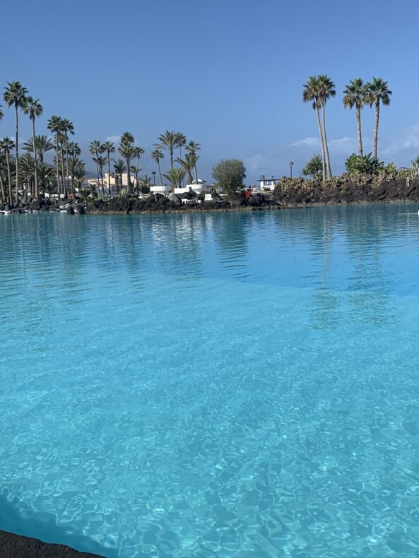 "Mein Lieblingsort zum Entspannen und für nette Kontakte zu anderen Schwimmfreunden ist das große Becken im Lago Martiánez." Foto: Rolf Drechsler