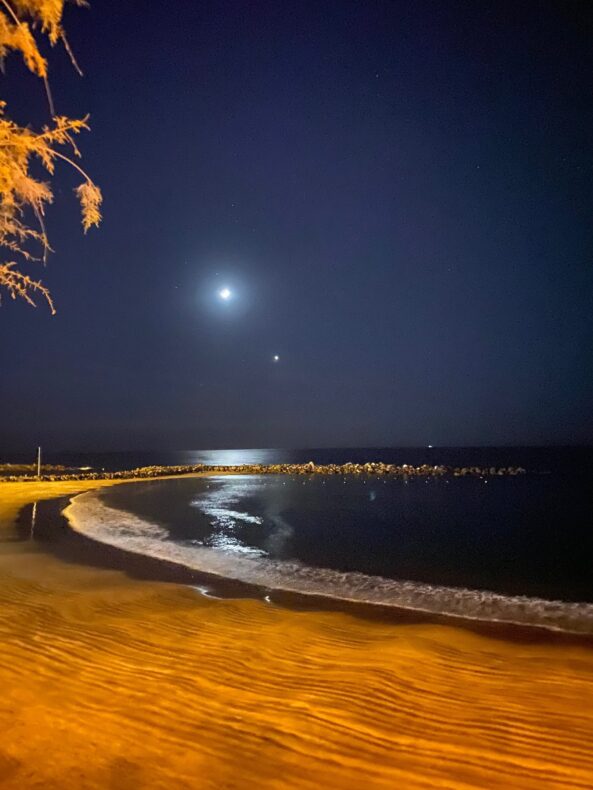 Lieblingsorte Kanaren Playa de las Vistas Teneriffa bei Nacht Christel Merz