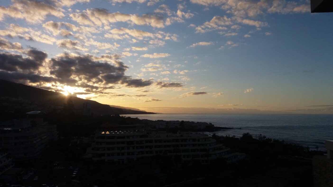 Lieblingsorte Kanaren Teneriffa Sonnenaufgang Meer Brigitte