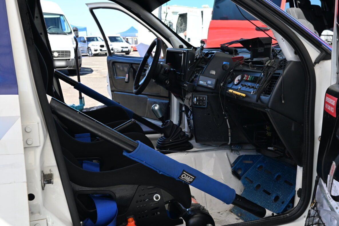 Rallye-Cockpit mit Überrollkäfig in Puerto de la Cruz