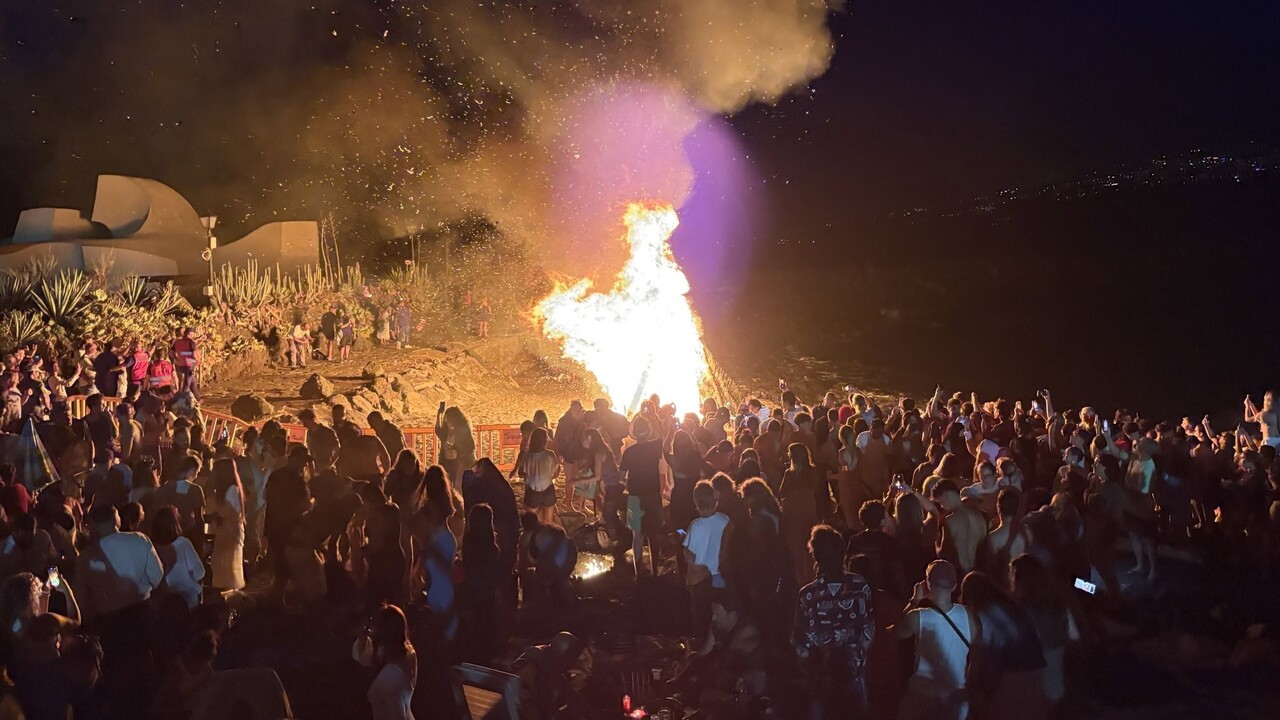 Noche de San Juan auf den Kanaren: 185 Feuerwehreinsätze in einer Nacht