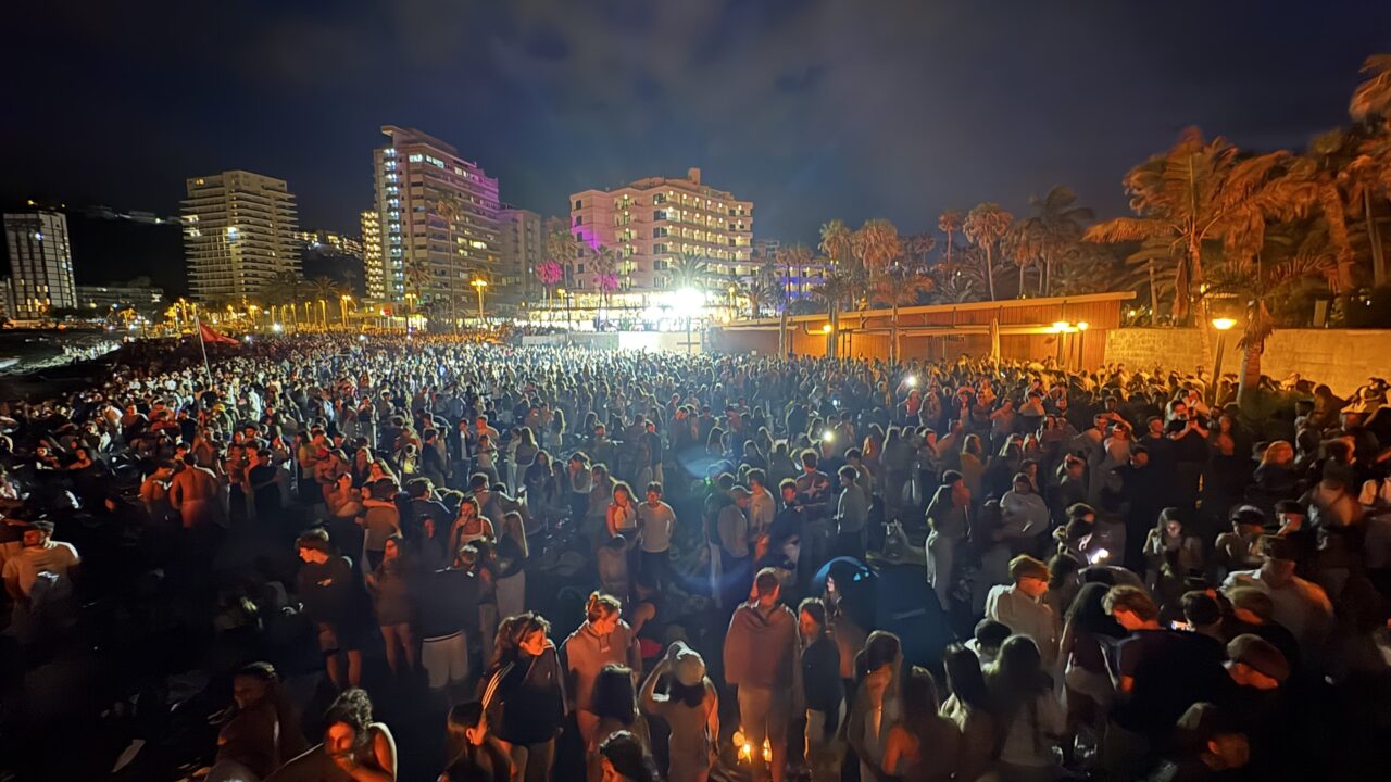 Kanaren feiern San Juan: Feuer, Musik und alte Traditionen – unsere Tipps