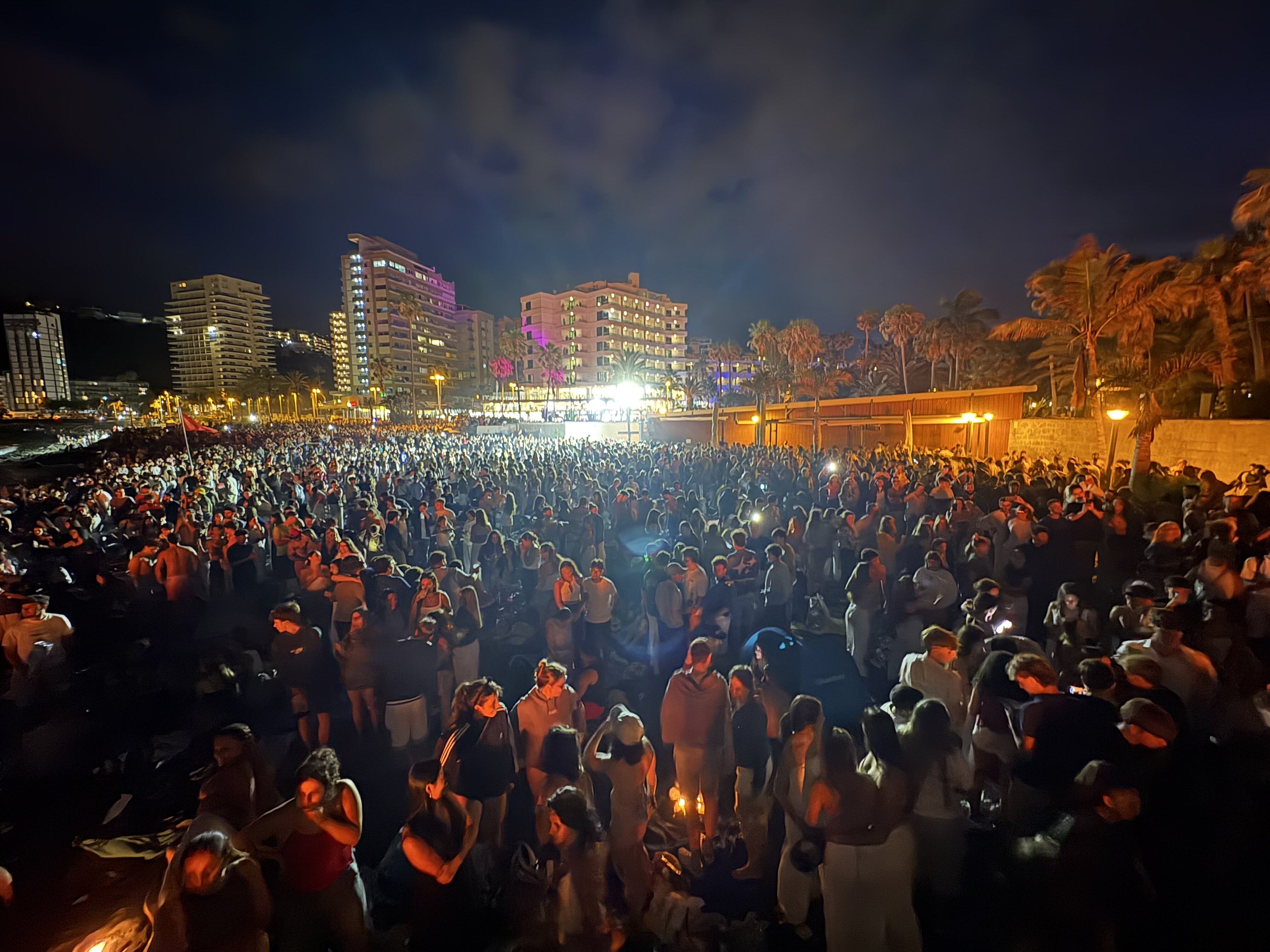 Kanaren feiern San Juan: Feuer, Musik und alte Traditionen – unsere Tipps