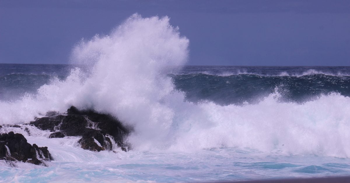 Dramatische Rettung auf Teneriffa: Surfer bergen Frau aus dem Meer